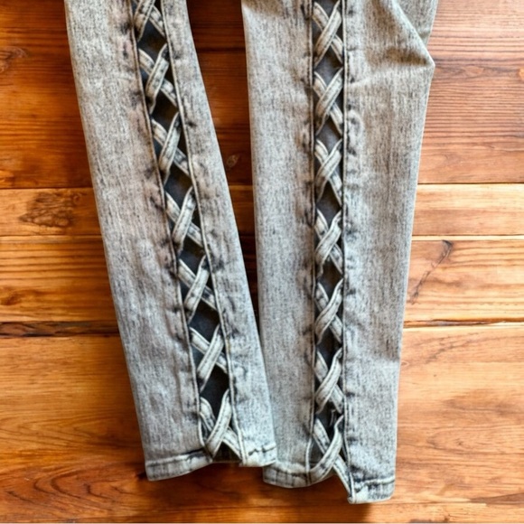 VINTAGE Frederick’s of Hollywood Lace-Up Acid Wash Jeans - Junior Size S - Picture 3 of 9